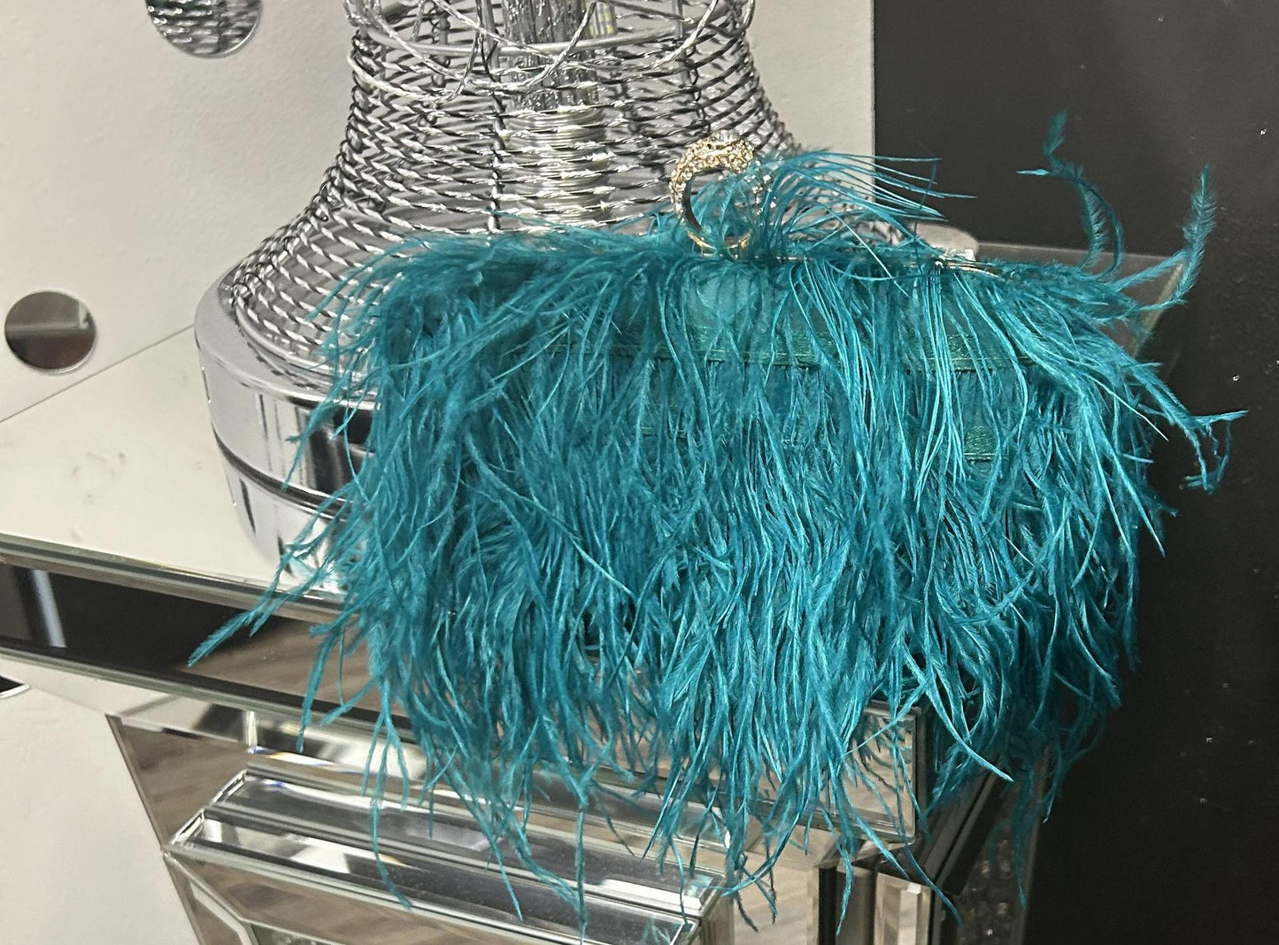 OSTRICH FEATHER CLUTCH ( T)